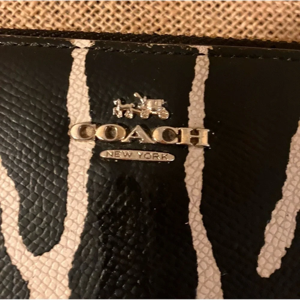 COACH Zebra Long Wallet Accordion Leather Black Cream Zip Around
